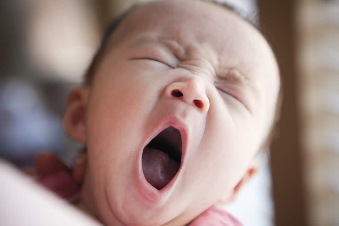 Человек зевает когда устает или ему скучно зевота способ